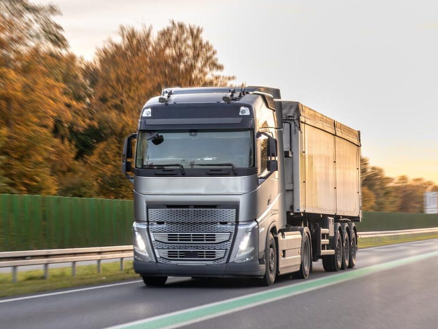 Articulated lorry